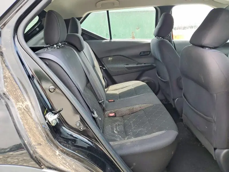 2019 NISSAN KICKS S  