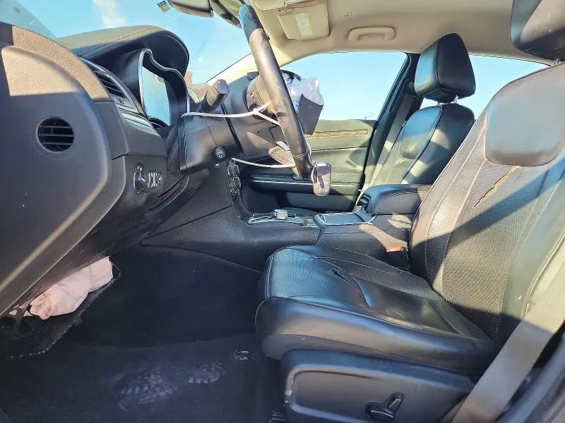 2019 CHRYSLER 300 LIMITED  