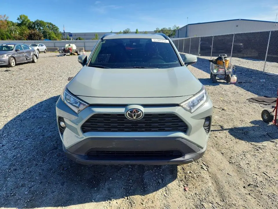 2021 TOYOTA RAV4 XLE  