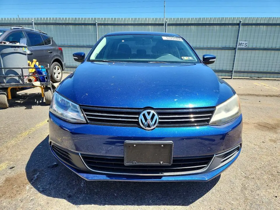 2014 VOLKSWAGEN JETTA SE  