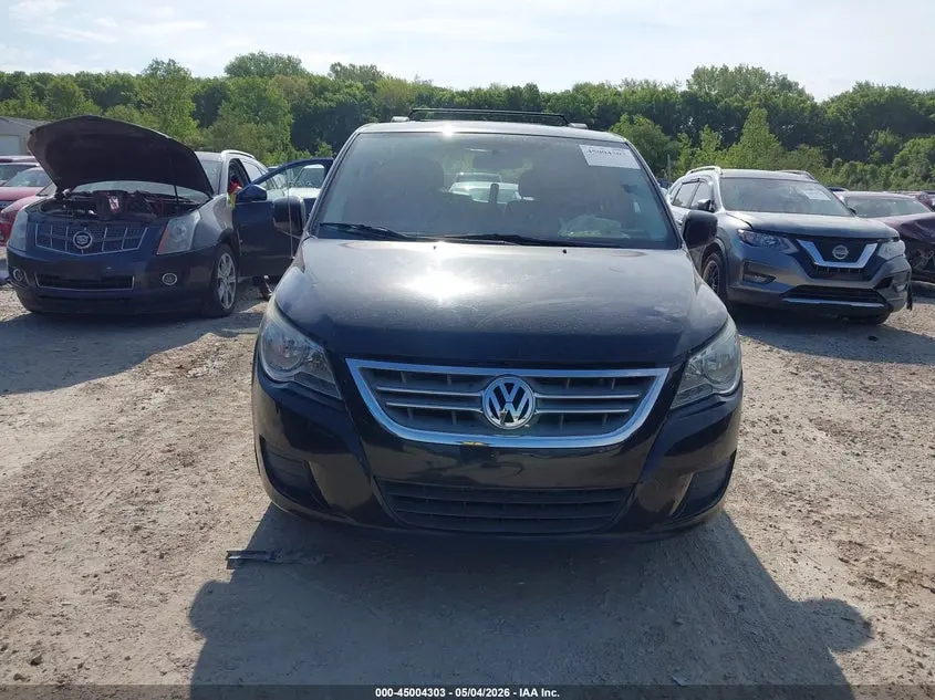 2011 VOLKSWAGEN ROUTAN SEL