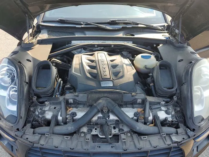2016 PORSCHE MACAN S  