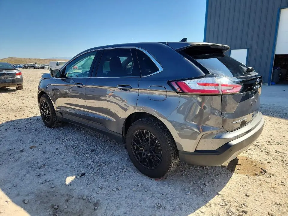 2022 FORD EDGE TITANIUM  