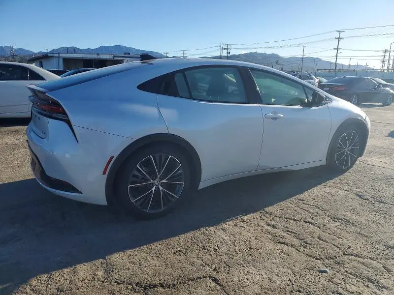 2024 TOYOTA PRIUS LE  