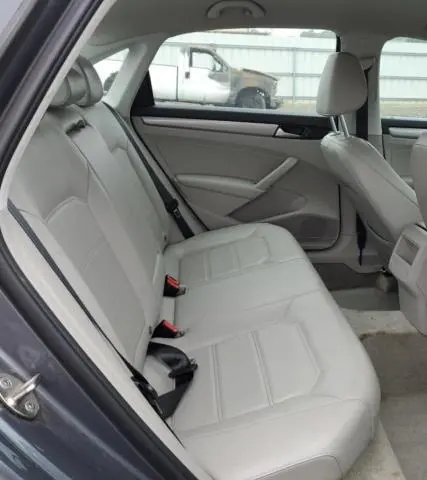 2015 VOLKSWAGEN PASSAT S  