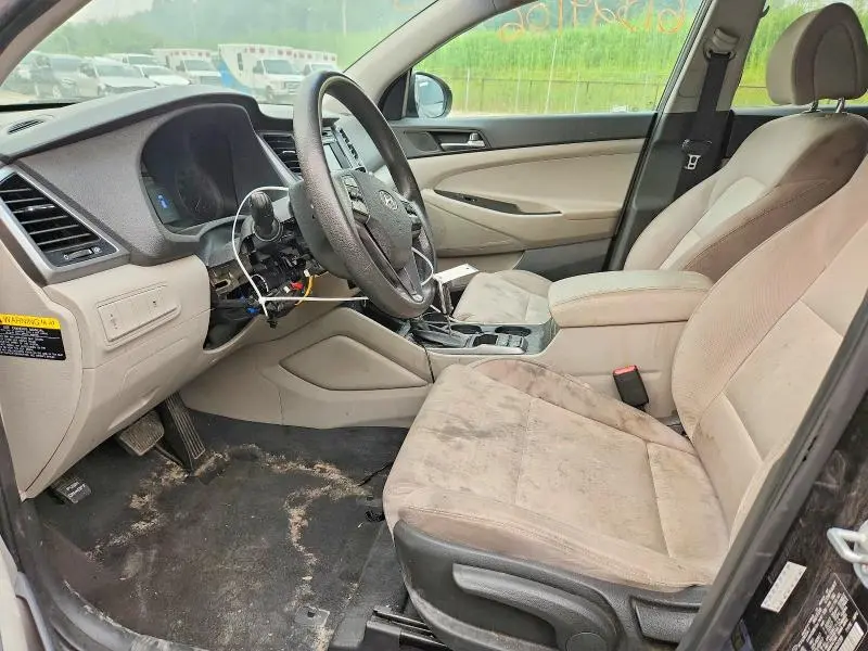 2016 HYUNDAI TUCSON SE  