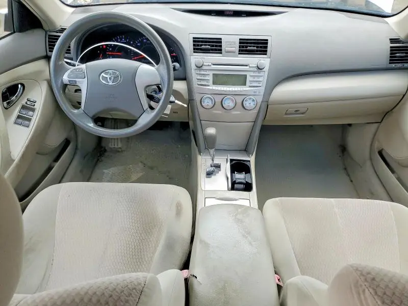 2010 TOYOTA CAMRY LE  