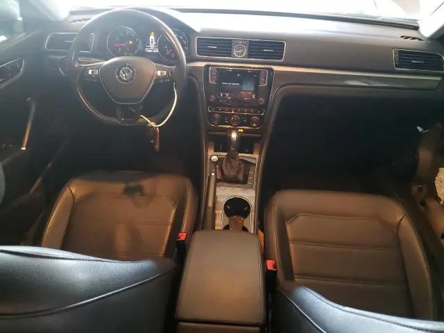 2017 VOLKSWAGEN PASSAT SE  