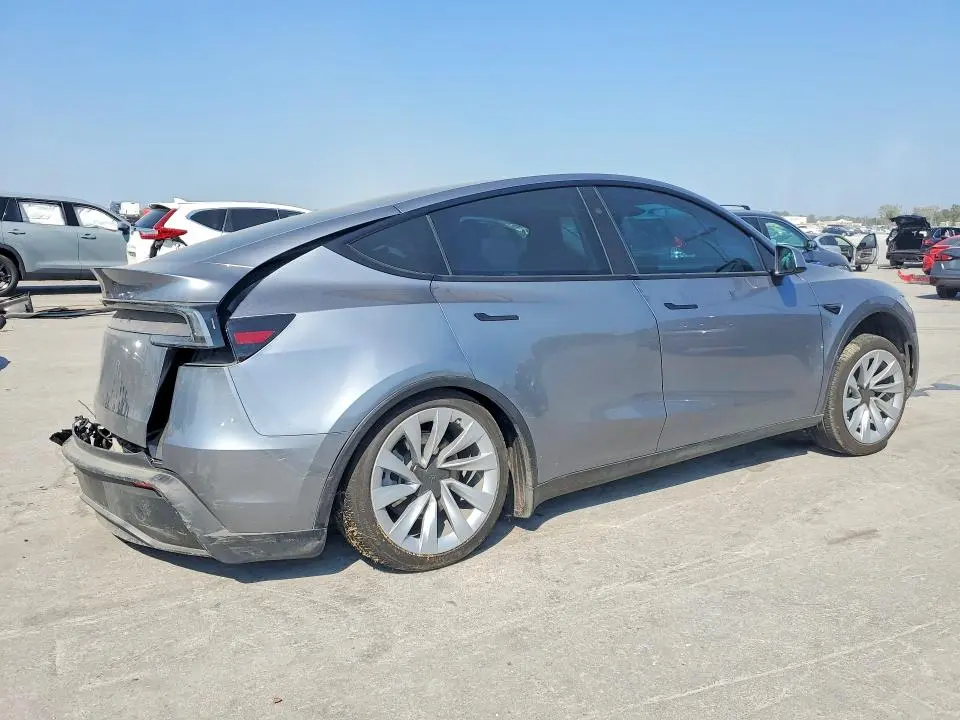2026 TESLA MODEL Y   