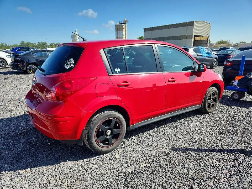 2011 NISSAN VERSA 1.8 S  