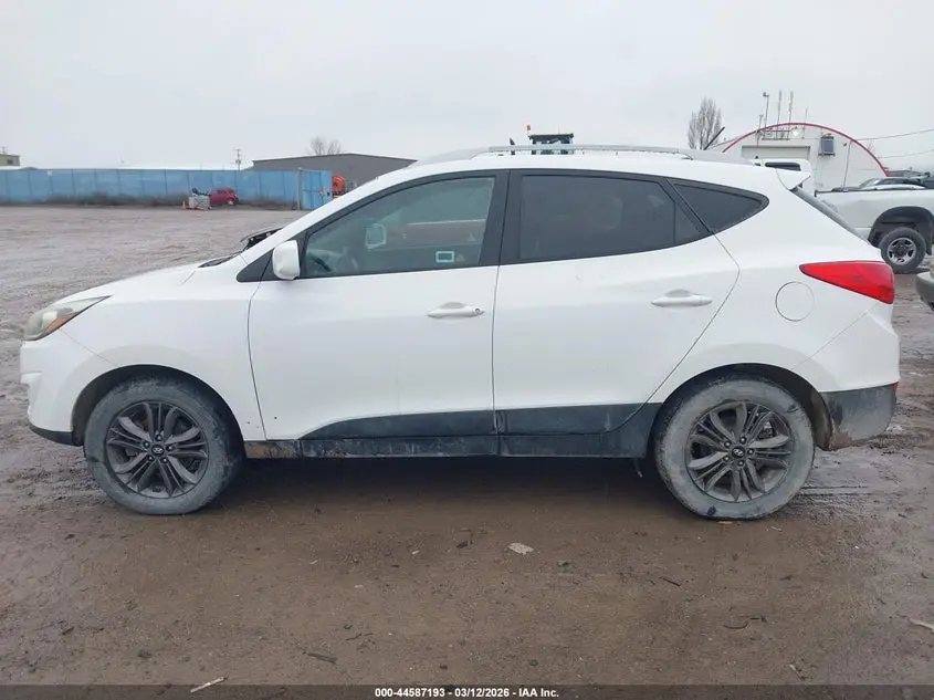 2015 HYUNDAI TUCSON SE
