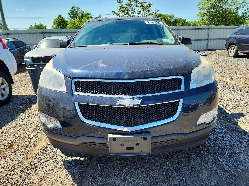 2010 CHEVROLET TRAVERSE LS  