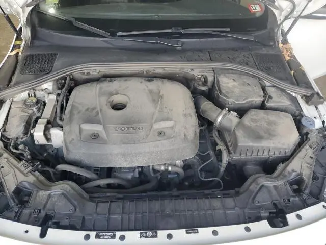 2017 VOLVO V60 CROSS COUNTRY PREMIER  