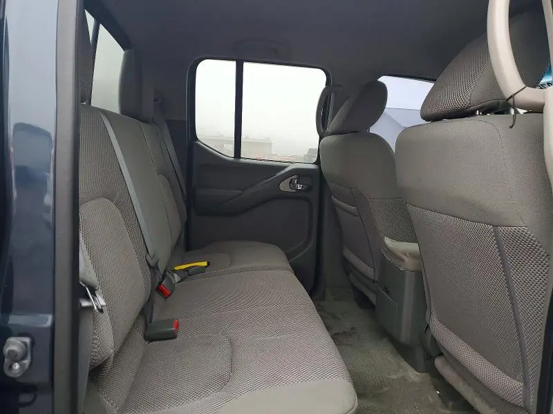 2015 NISSAN FRONTIER S  
