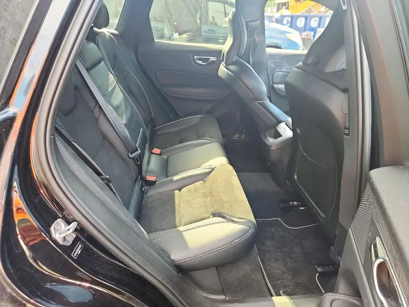 2019 VOLVO XC60 T6 R-DESIGN  