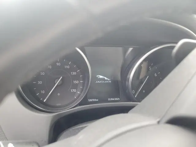 2017 JAGUAR XE PREMIUM  