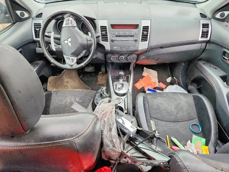 2012 MITSUBISHI OUTLANDER SE  