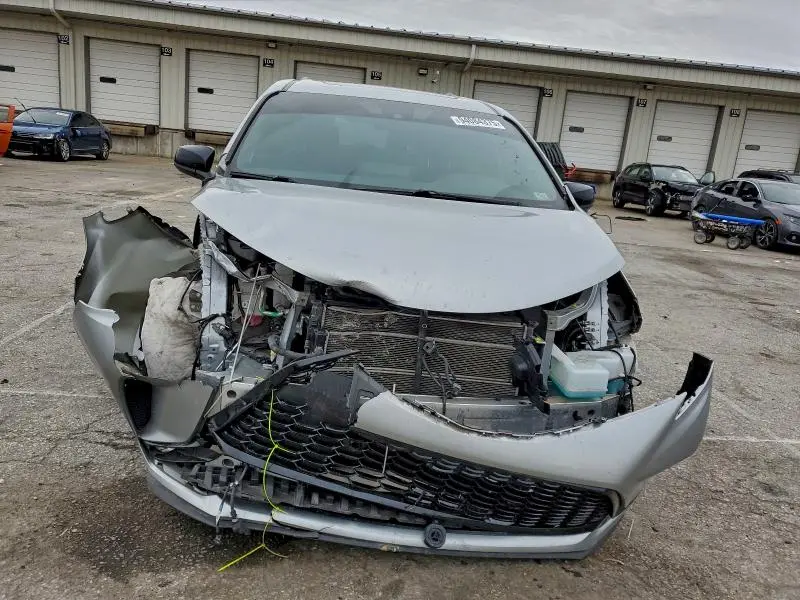 2022 TOYOTA SIENNA XSE  