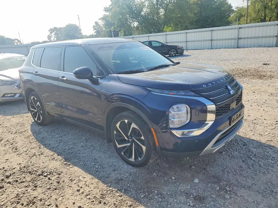 2022 MITSUBISHI OUTLANDER SE  
