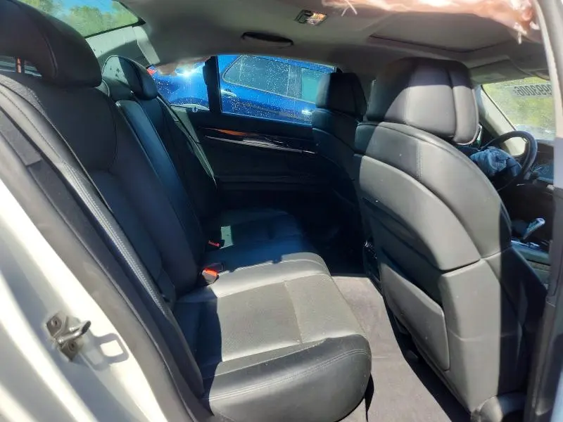 2012 BMW 750 XI  