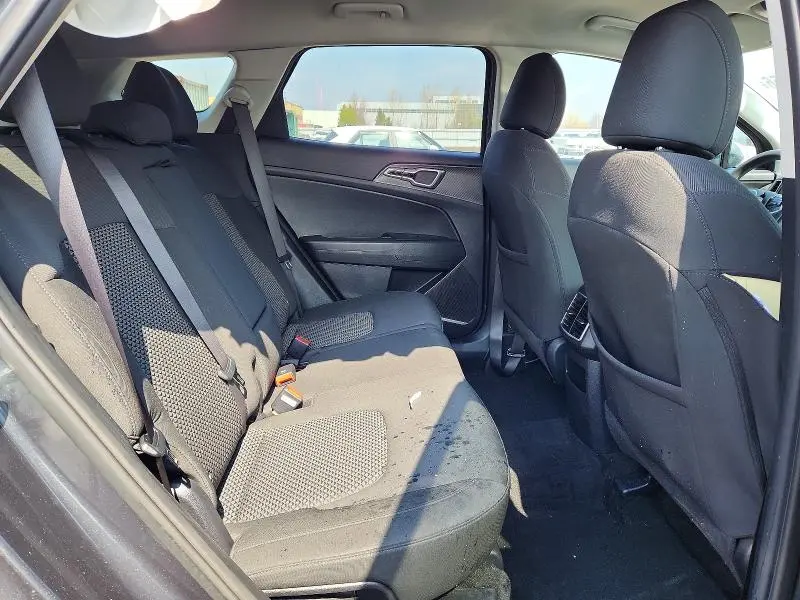 2023 KIA SPORTAGE LX  