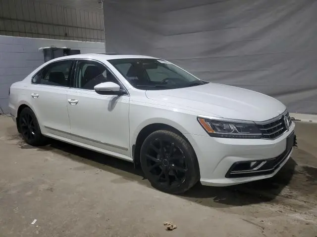 2016 VOLKSWAGEN PASSAT SE  