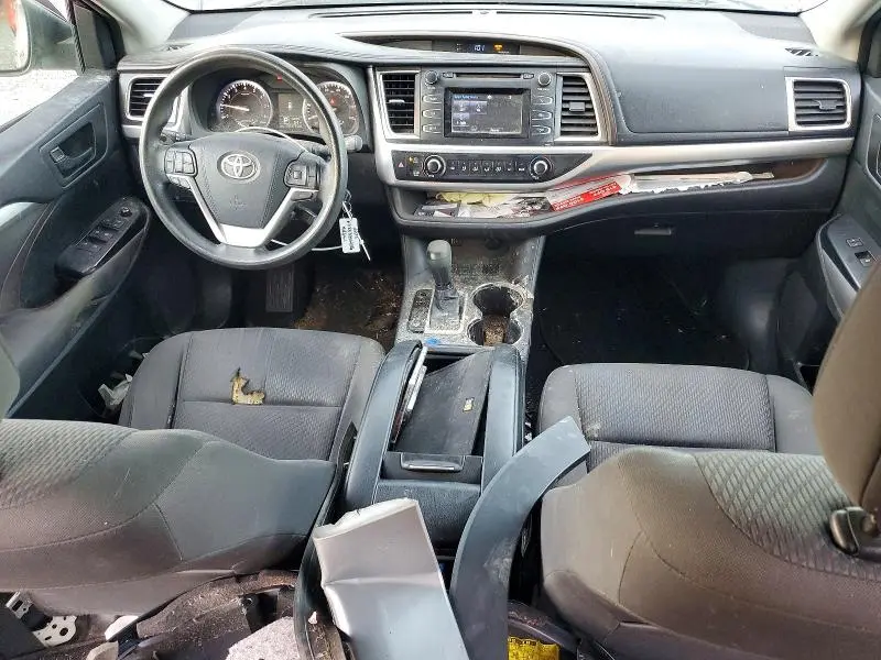 2016 TOYOTA HIGHLANDER LE  