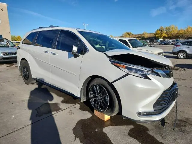 2023 TOYOTA SIENNA LIMITED  