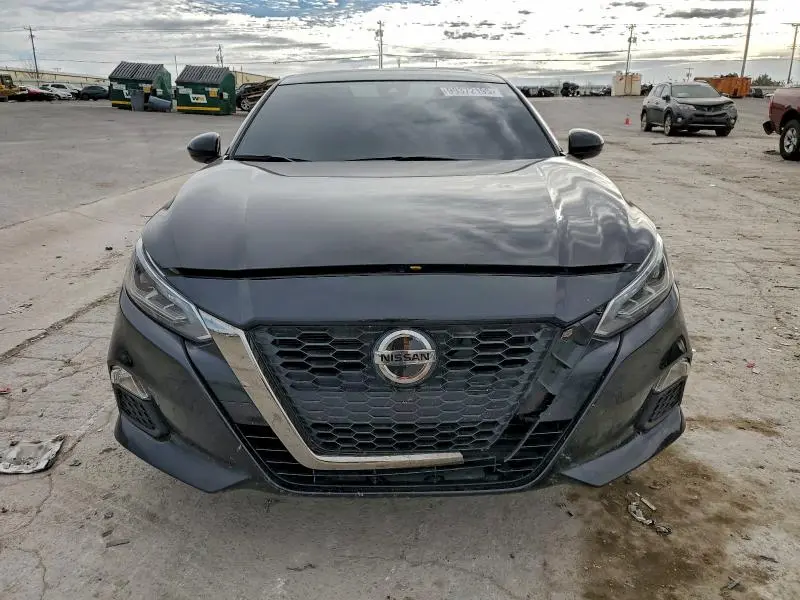 2022 NISSAN ALTIMA SR  