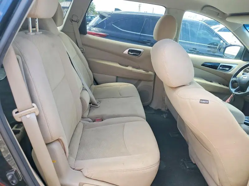2016 NISSAN PATHFINDER SV  