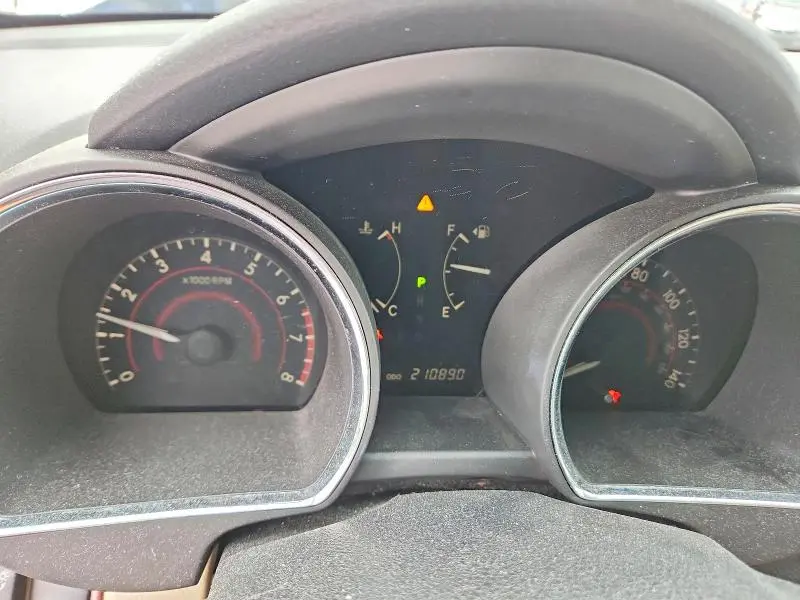 2011 TOYOTA HIGHLANDER SE  