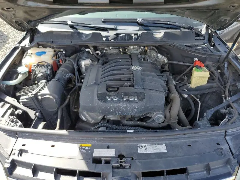 2014 VOLKSWAGEN TOUAREG V6  