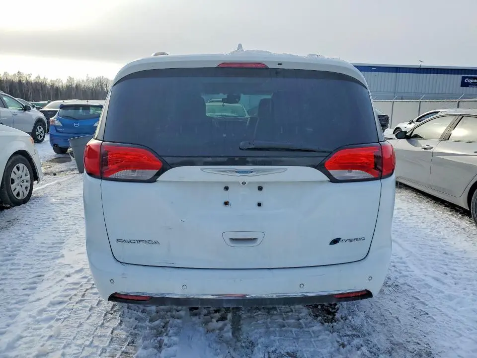 2018 CHRYSLER PACIFICA HYBRID LIMITED  