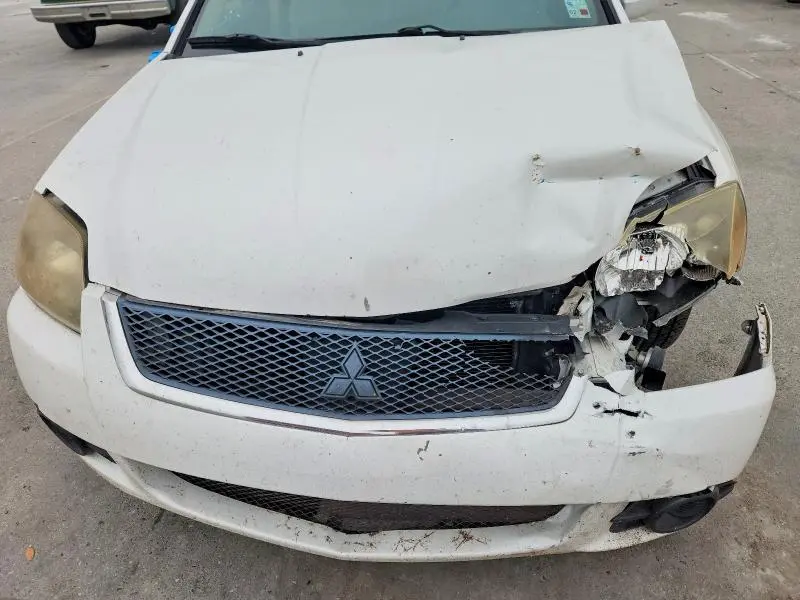 2011 MITSUBISHI GALANT   