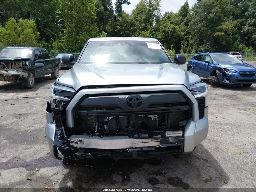 2025 TOYOTA TUNDRA SR5
