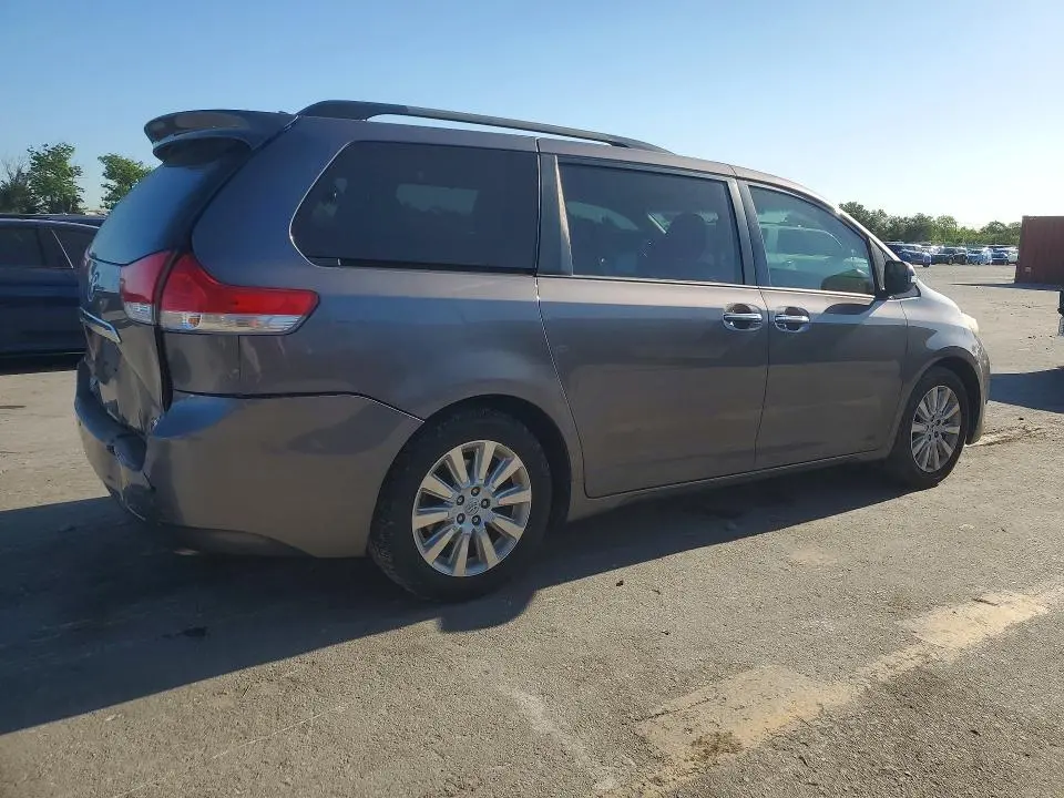 2014 TOYOTA SIENNA LIMITED 7-PASSENGER  
