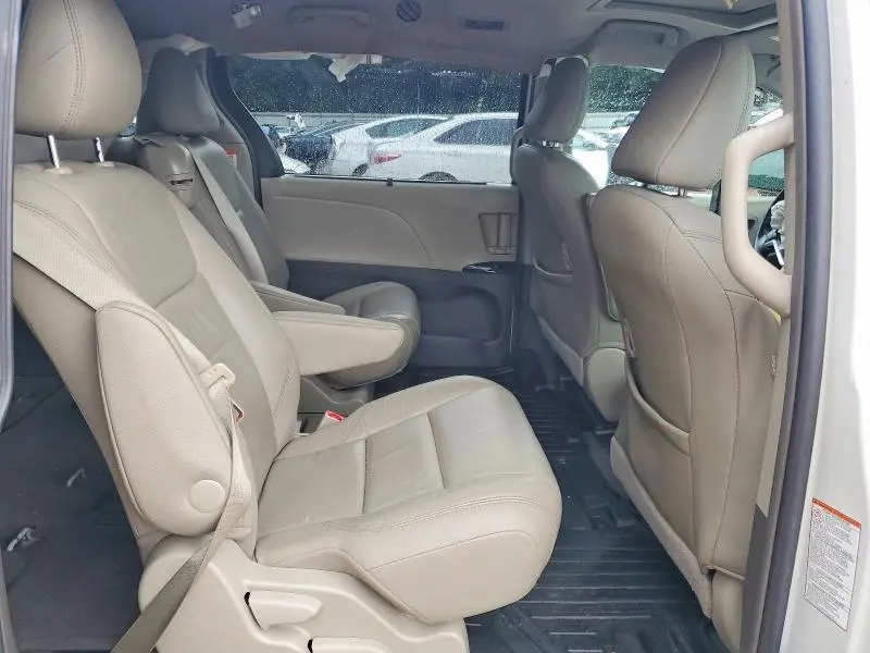 2016 TOYOTA SIENNA XLE 8-PASSENGER  