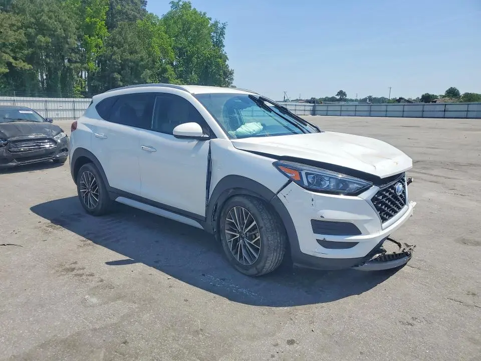 2020 HYUNDAI TUCSON SEL  