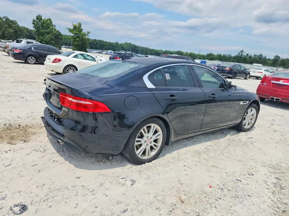 2018 JAGUAR XE PREMIUM  