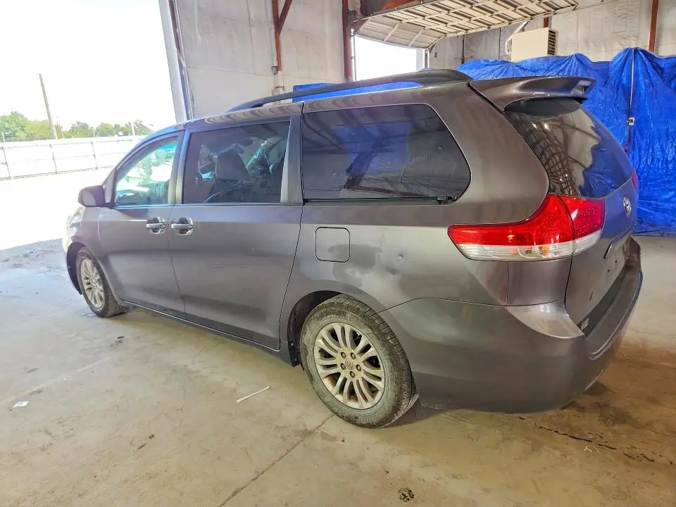 2011 TOYOTA SIENNA XLE 8-PASSENGER  