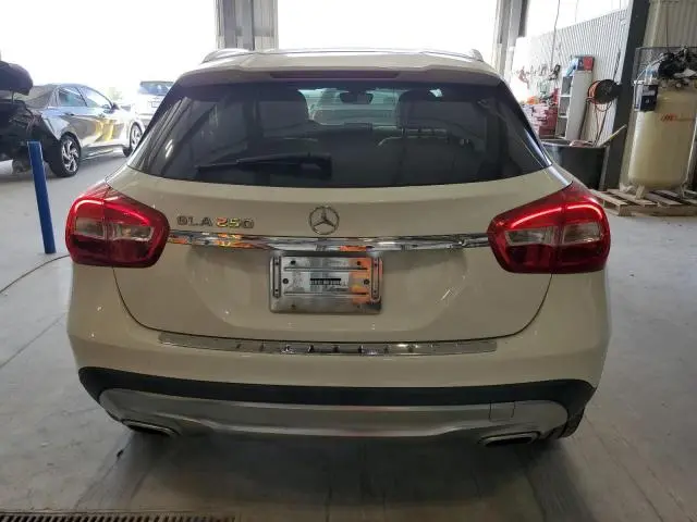 2017 MERCEDES-BENZ GLA 250