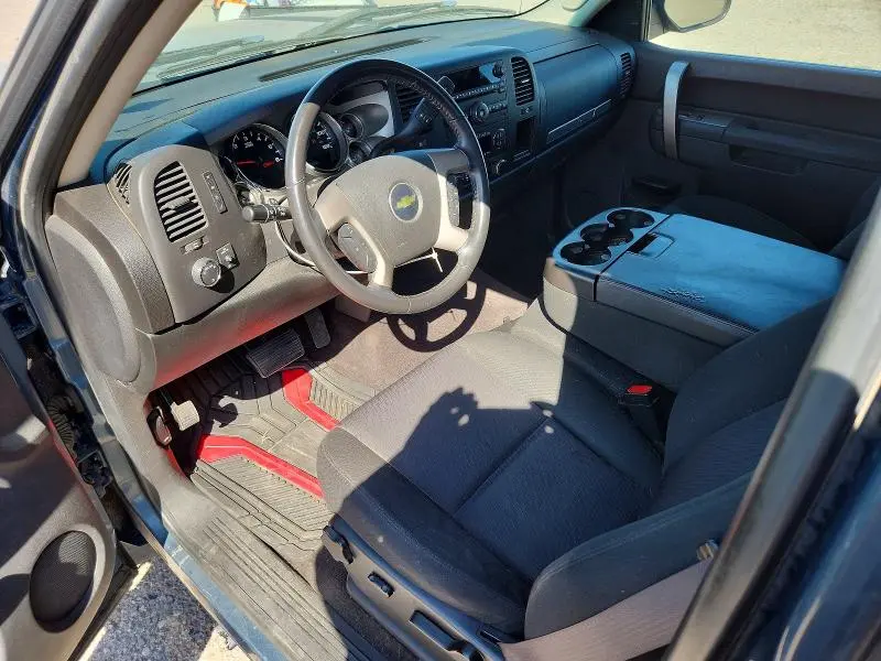 2011 CHEVROLET SILVERADO K1500 LT  