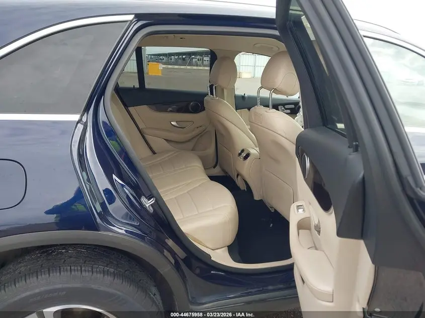 2019 MERCEDES-BENZ GLC 300  