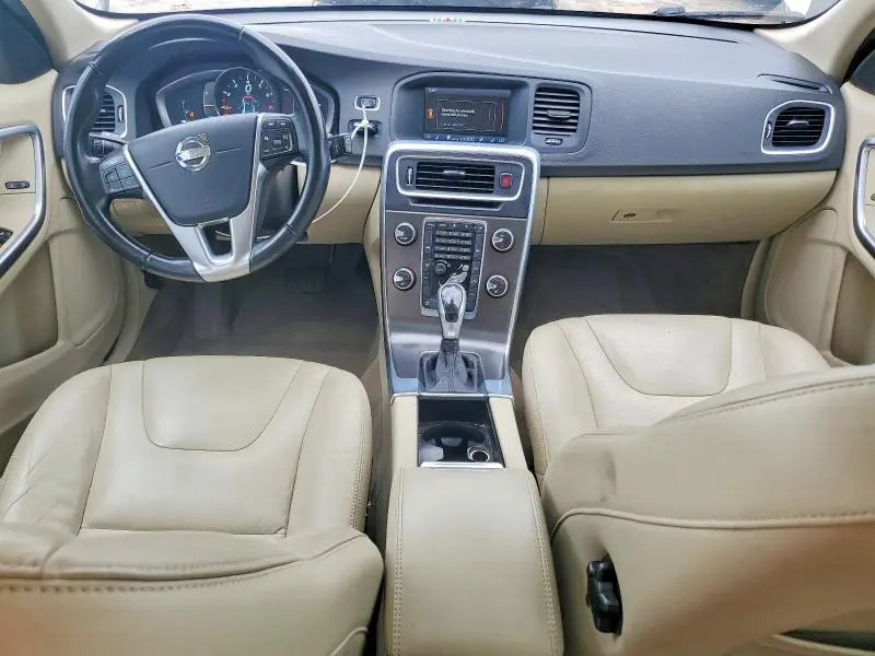 2015 VOLVO V60 T5  