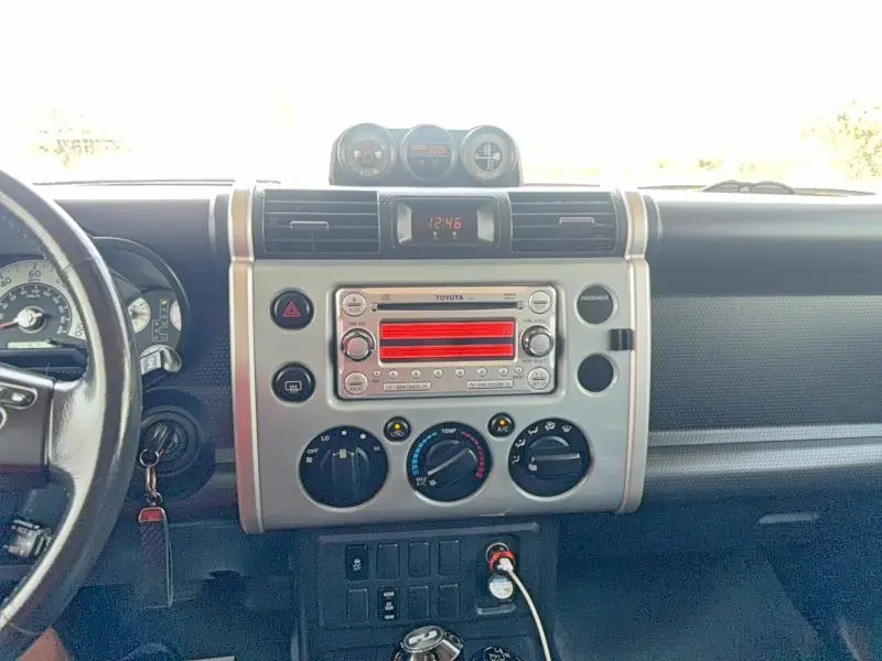 2013 TOYOTA FJ CRUISER BASE  