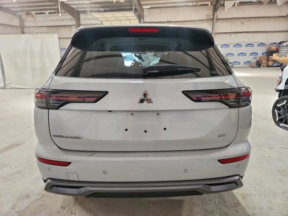2025 MITSUBISHI OUTLANDER SE  