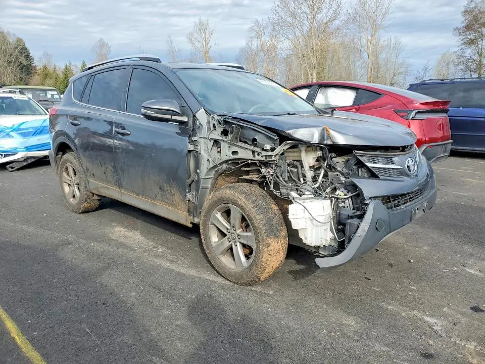 2015 TOYOTA RAV4 XLE  