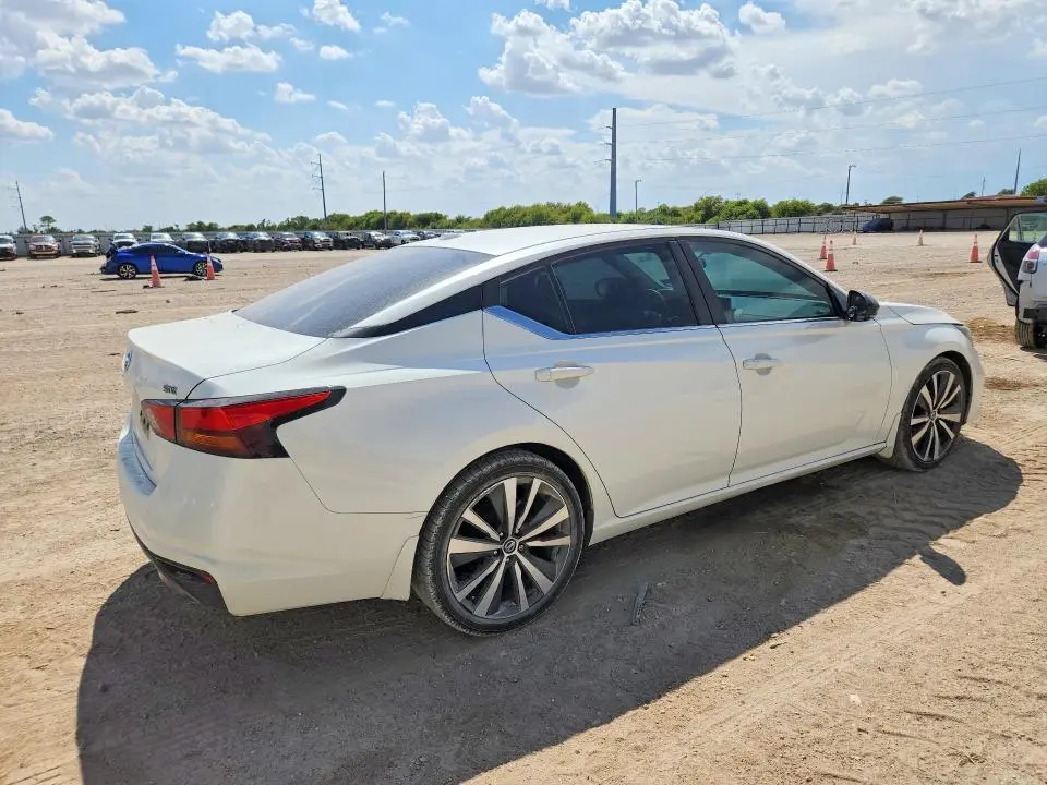 2019 NISSAN ALTIMA SR  