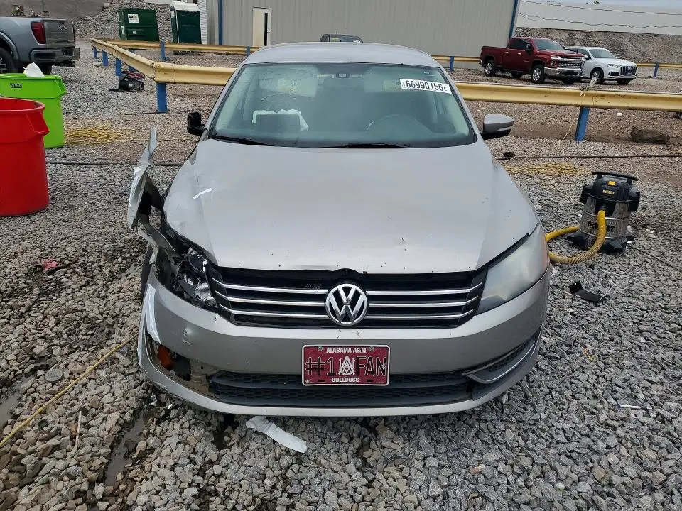 2013 VOLKSWAGEN PASSAT SE  