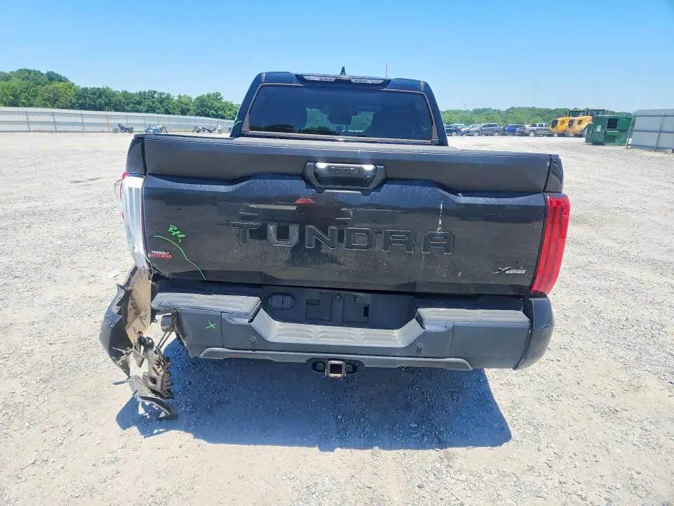2022 TOYOTA TUNDRA SR5  